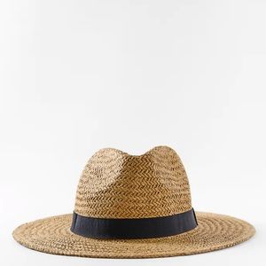 👒 ZARA Hat with Black Band